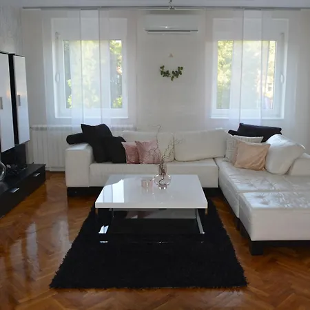 Apartment Atina *